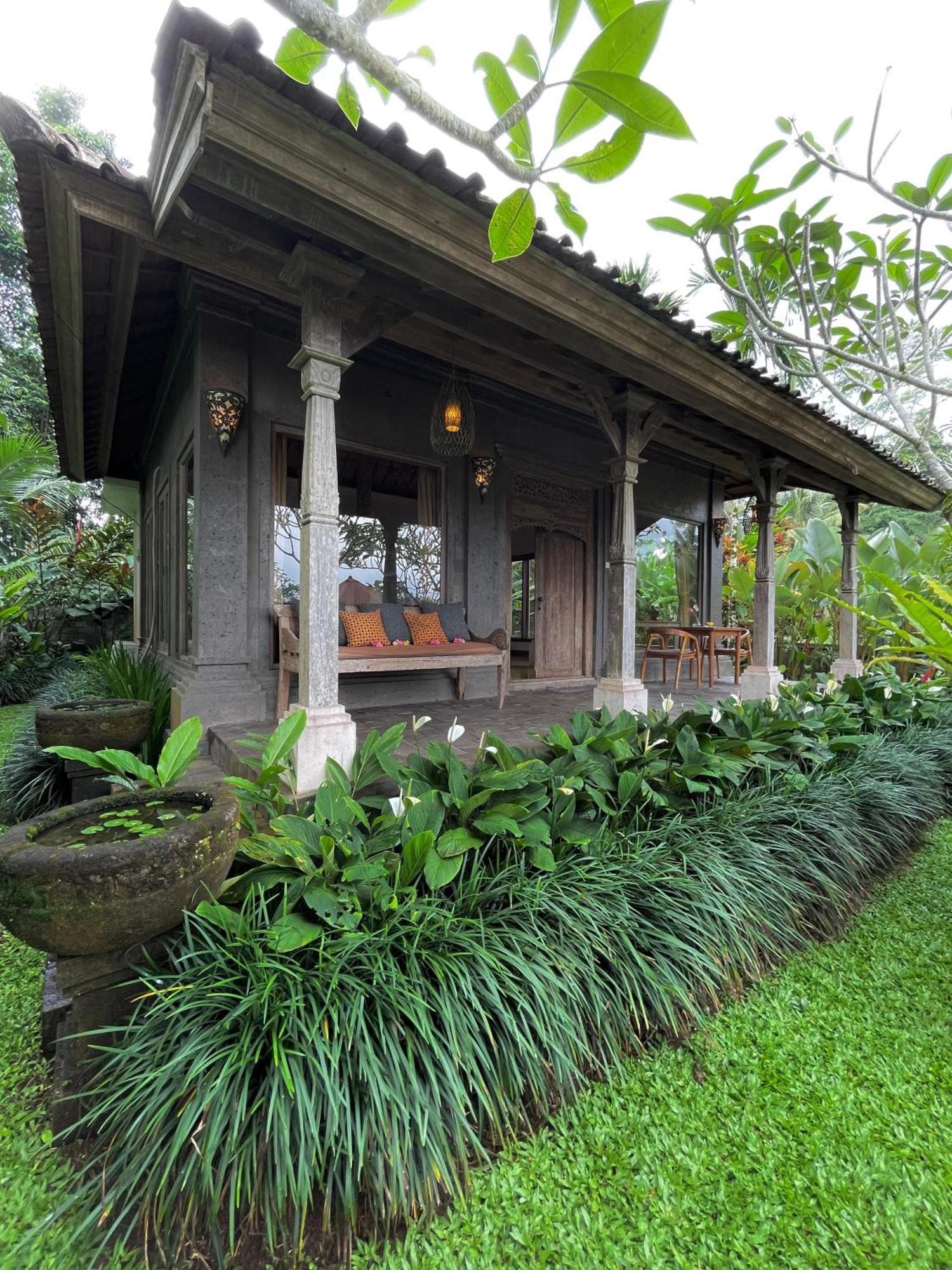 Thani Villa Ubud  Exterior photo